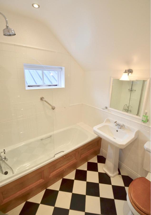 Delphi Lodge Cottages Линон Экстерьер фото